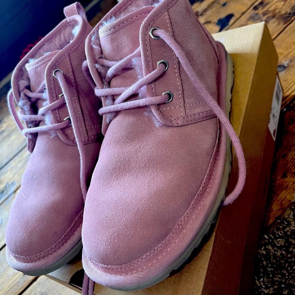 UGG numel like new